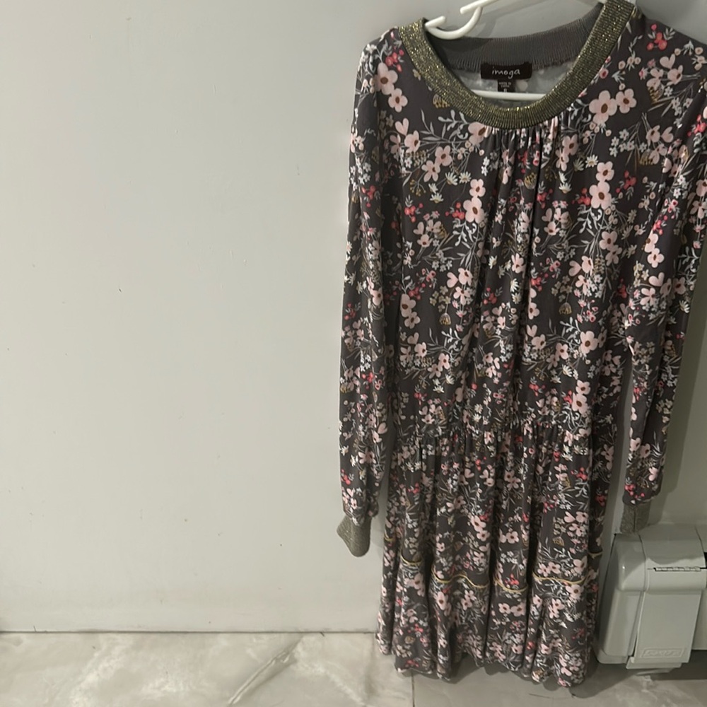 Imoga girls flowered pattern dress very cute worn a couple times no stains